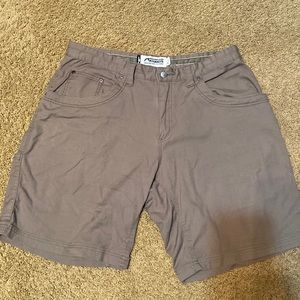 MOUNTAIN KHAKIS SHORTS MEN 38x 10